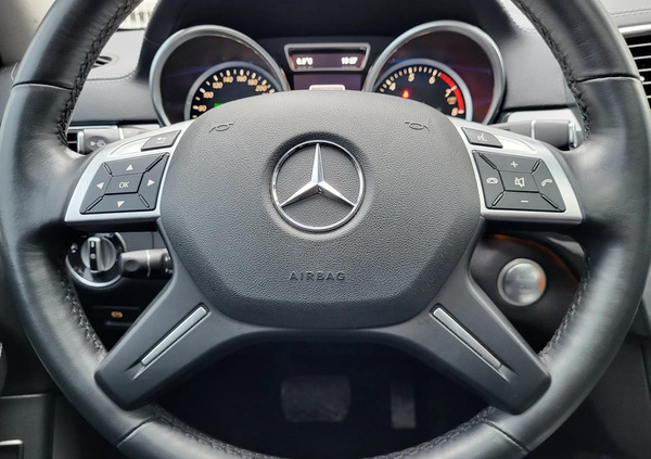 Mercedes-Benz GL cena 169900 przebieg: 24817, rok produkcji 2016 z Warszawa małe 704